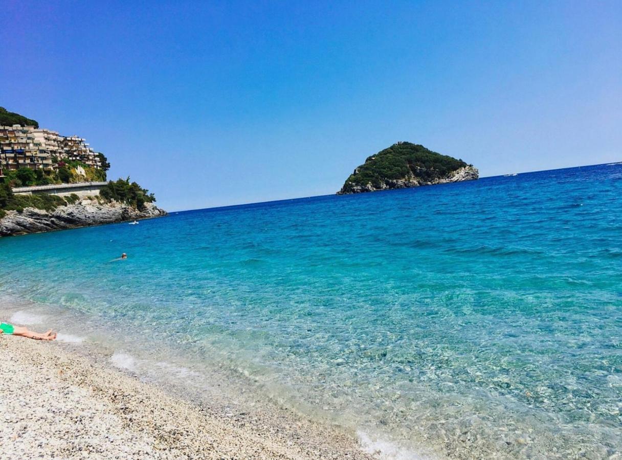 A 5 Minuti Dal Mare - Dolphin Beach House Spotorno Eksteriør billede